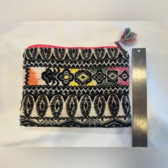Multicolor Patterned Clutch - Picture 8 of 8